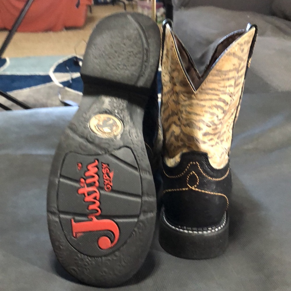 Justin Gypsy Boots - Picture 5 of 10